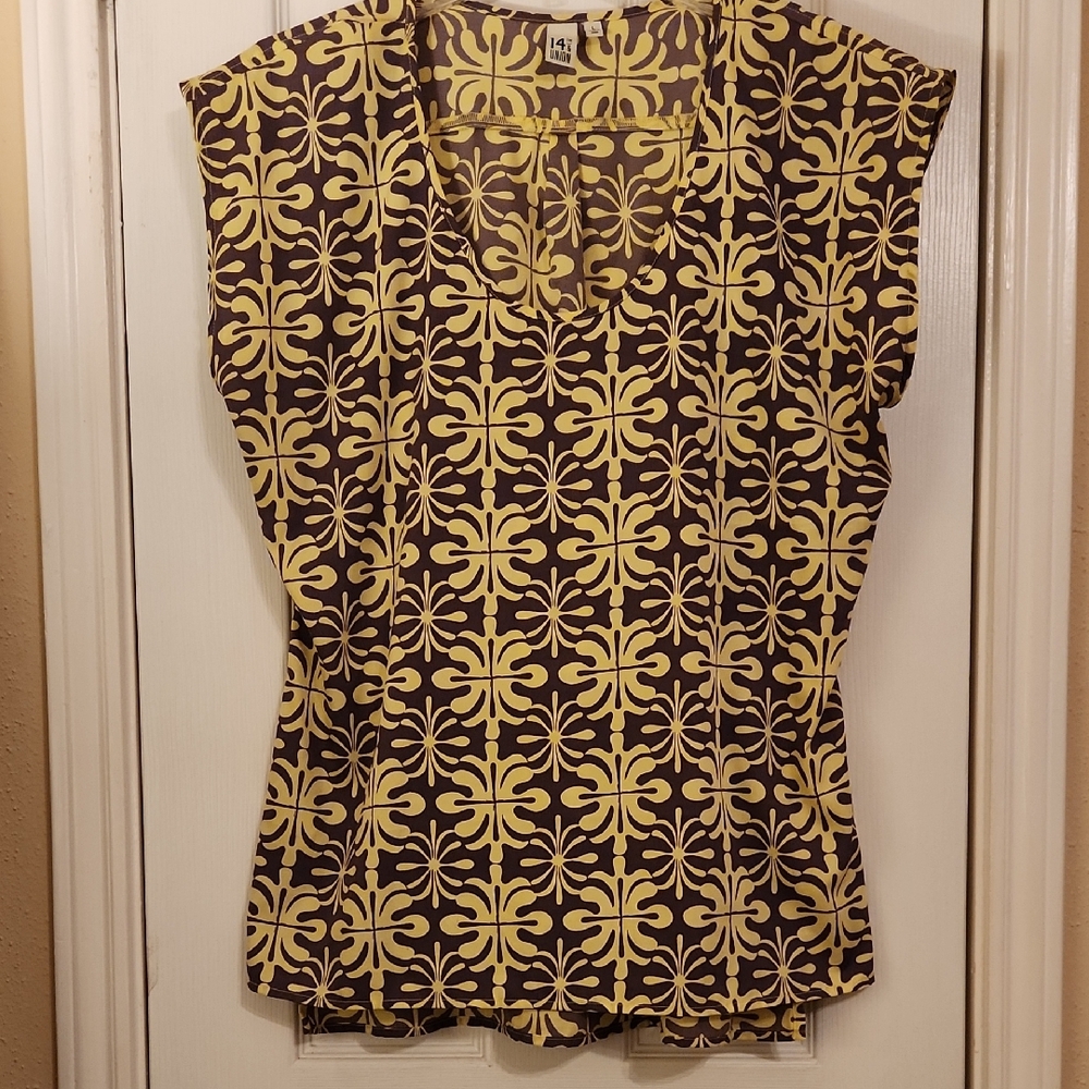 14th & Union Brown And Cream Fitted Blouse